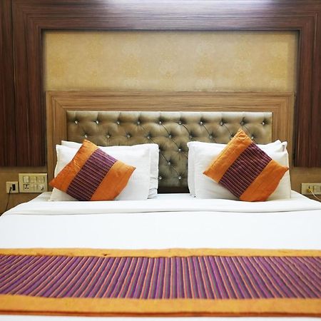 Hotel Classic Нью-Дели Экстерьер фото